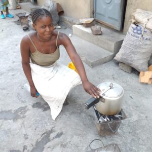 CEML Hosptial - helping Angolan women to learn to cook